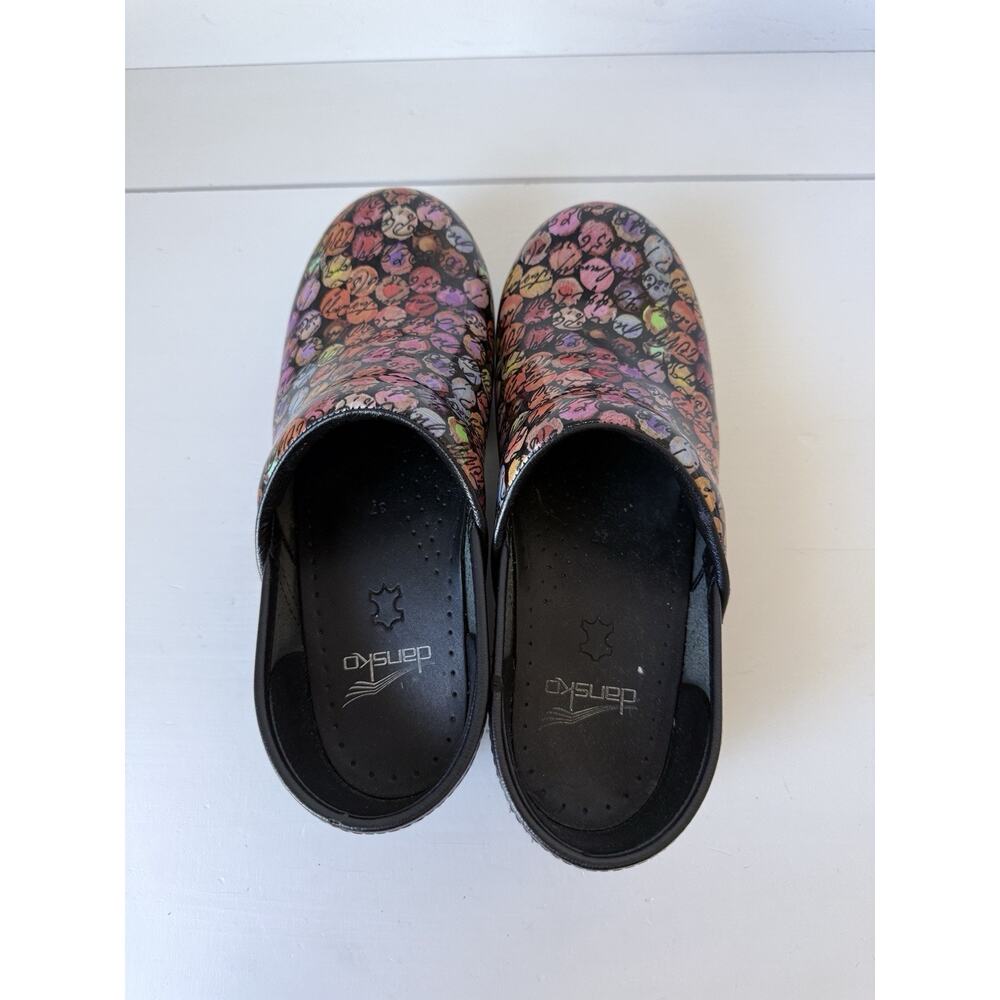 Dansko Shoes Womens Size 6.5-7 EU 37 XP 2.0 Professional Clogs Writing Print - Picture 7 of 9